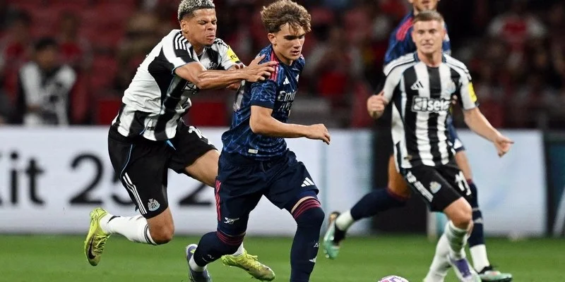 Màn ra mắt ấn tượng của Max Dowman trong trận đấu với Newcastle